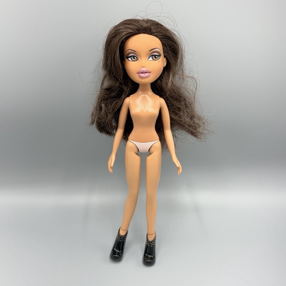BRATZ Nude Doll Only 10th Anniversary Yasmin Doll 2010
